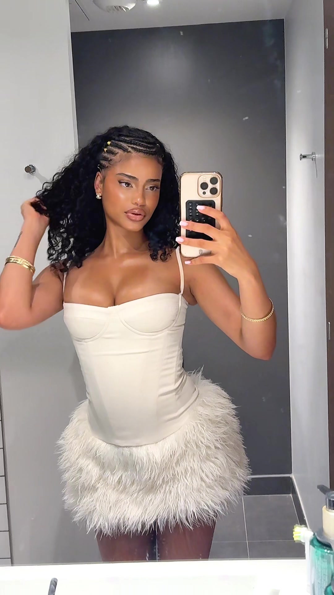 Robe blanche moulante à bretelles fines @0204.smn