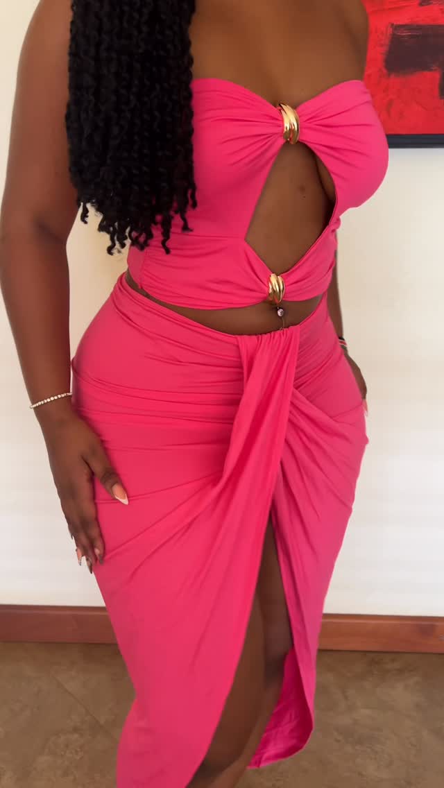 Robe Fuchsia Créateur Élégance Glamour