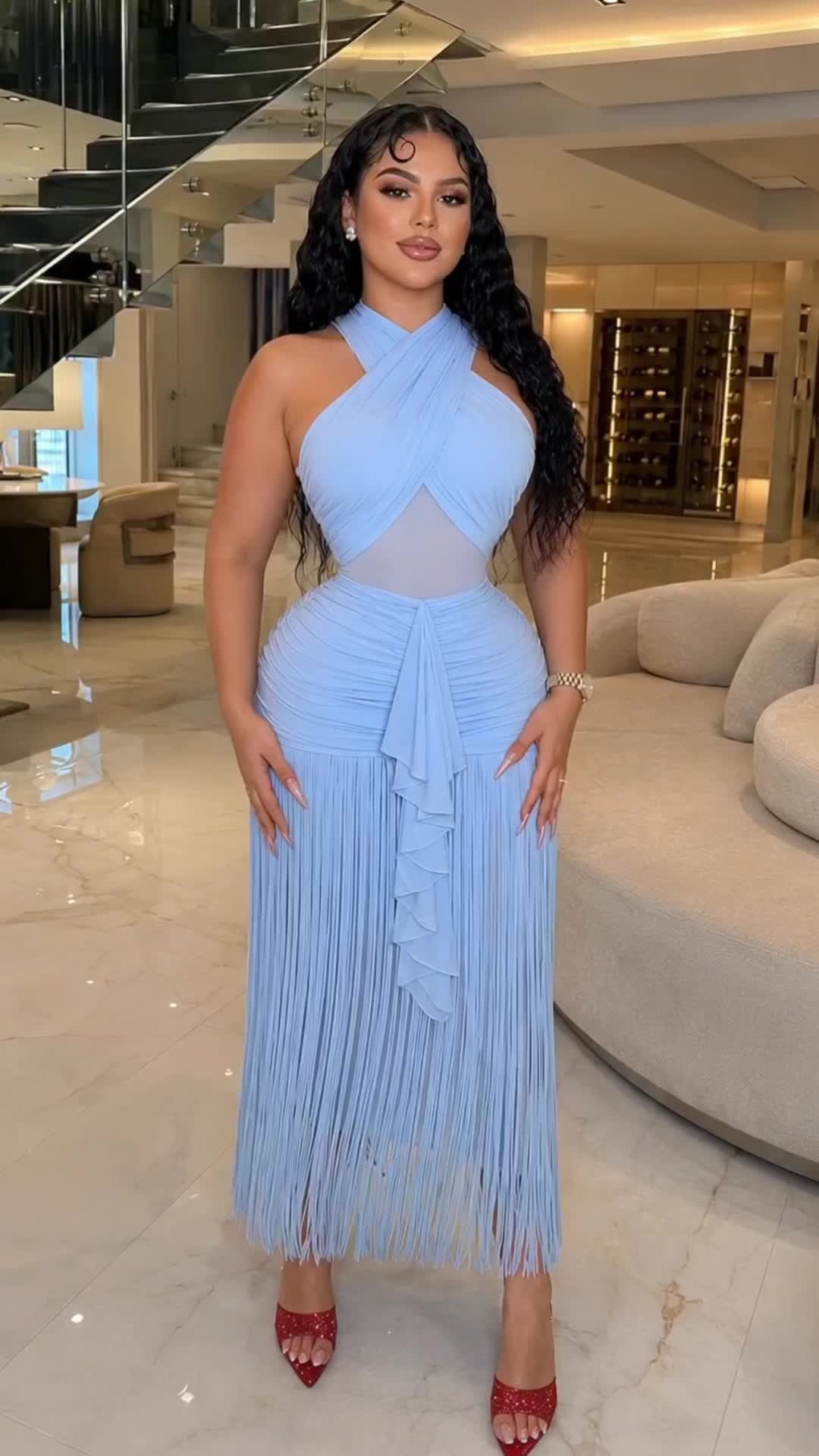 Robe longue bleue sans manches à franges @siri-ceza