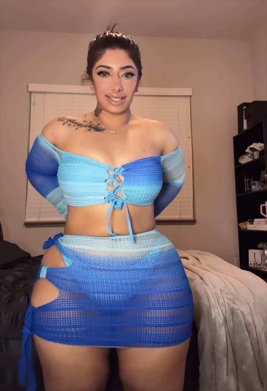 Ensemble bleu manches longues, lacets @Tiktok IG Lives