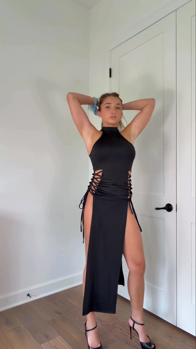 Robe noire stylée par créateur tendance