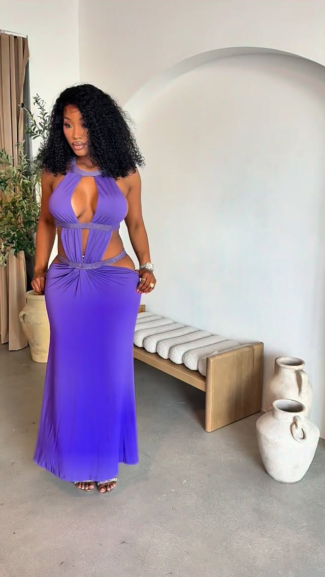 Robe violette dos nu, froncée, avec découpes, Chaxiaoa